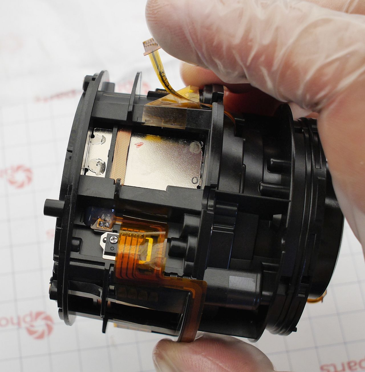 Sony 85mm 1.8 FE - a simple focus fix and teardown